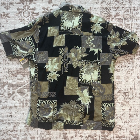 Men's Tropical Print Shirt - Black and Green - Picture 6 of 6